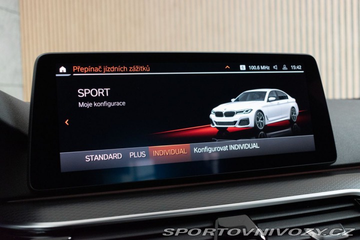 BMW 5 540i REZERVACE 2021