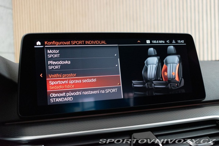 BMW 5 540i REZERVACE 2021