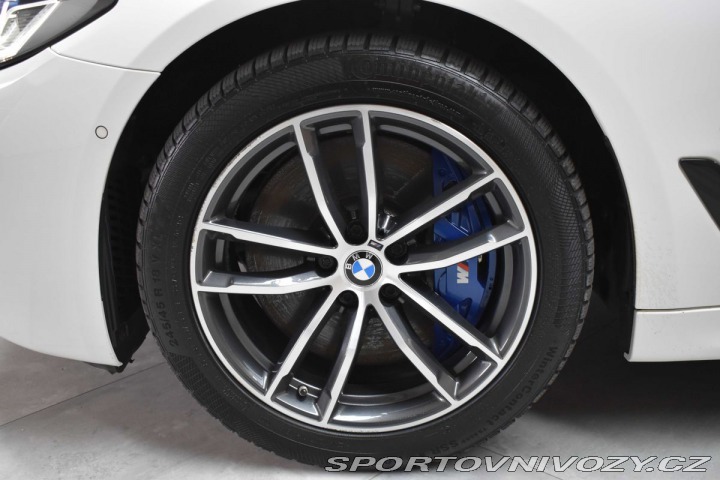 BMW 5 540i REZERVACE 2021