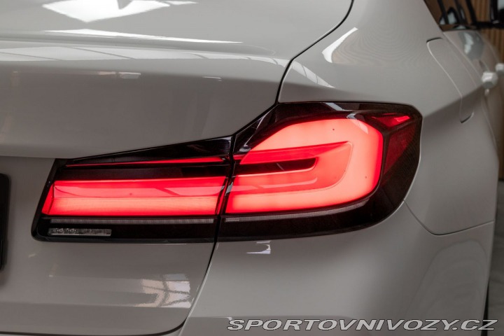 BMW 5 540i REZERVACE 2021
