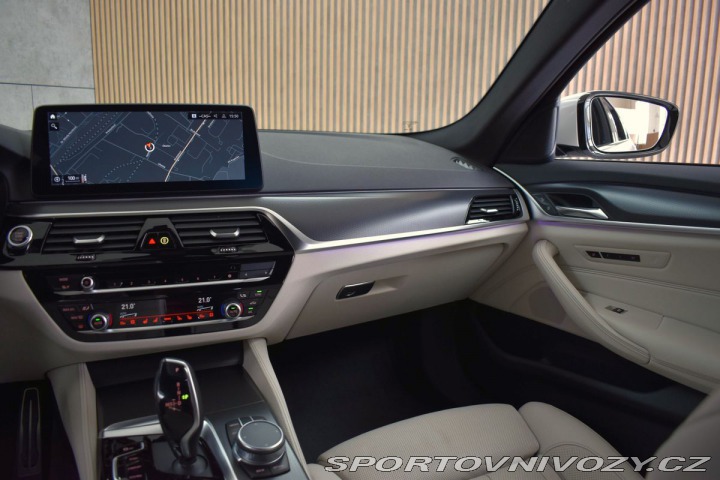 BMW 5 540i REZERVACE 2021