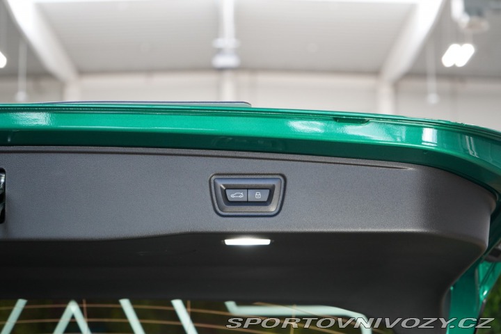 BMW M5 TOURING*PANO*TAŽNÉ*HUD 2025