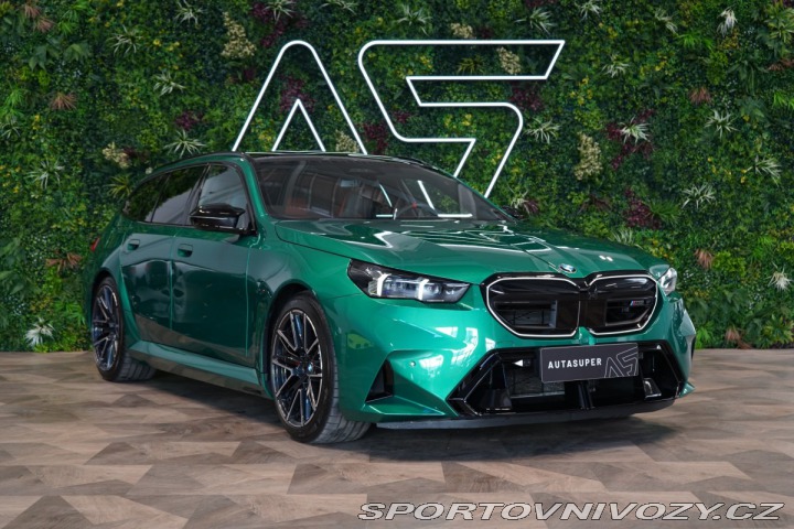 BMW M5 TOURING*PANO*TAŽNÉ*HUD 2025