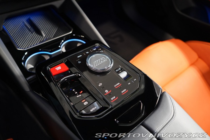 BMW M5 TOURING*PANO*TAŽNÉ*HUD 2025