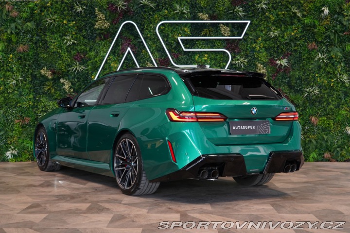 BMW M5 TOURING*PANO*TAŽNÉ*HUD 2025