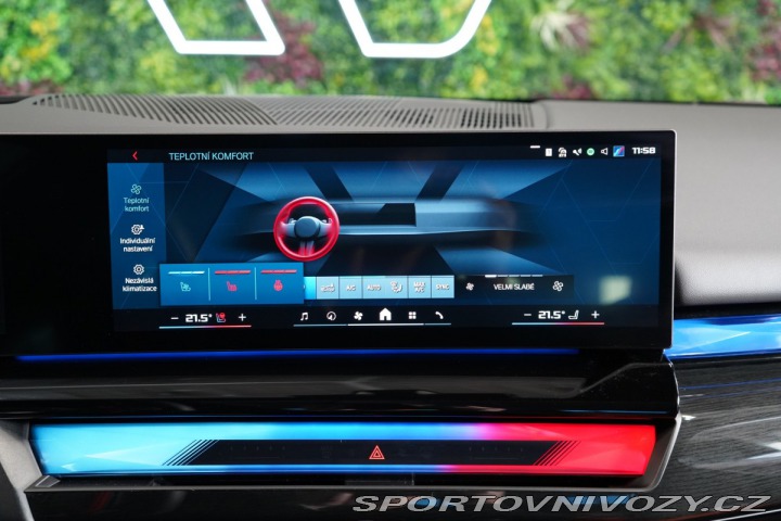 BMW M5 TOURING*PANO*TAŽNÉ*HUD 2025