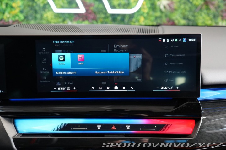 BMW M5 TOURING*PANO*TAŽNÉ*HUD 2025