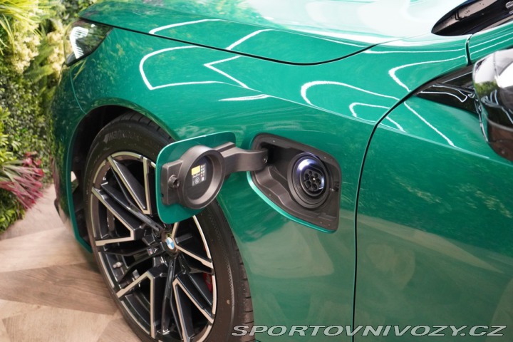 BMW M5 TOURING*PANO*TAŽNÉ*HUD 2025