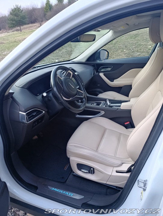 Jaguar F-Pace  2020