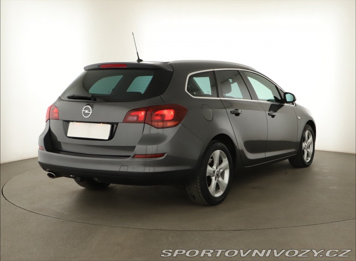 Opel Astra 2.0 CDTI 2012