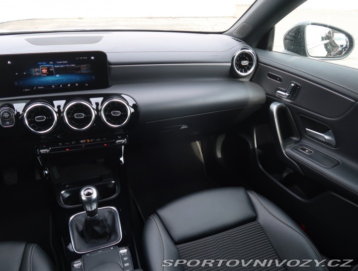 Mercedes-Benz CLA 200 2021