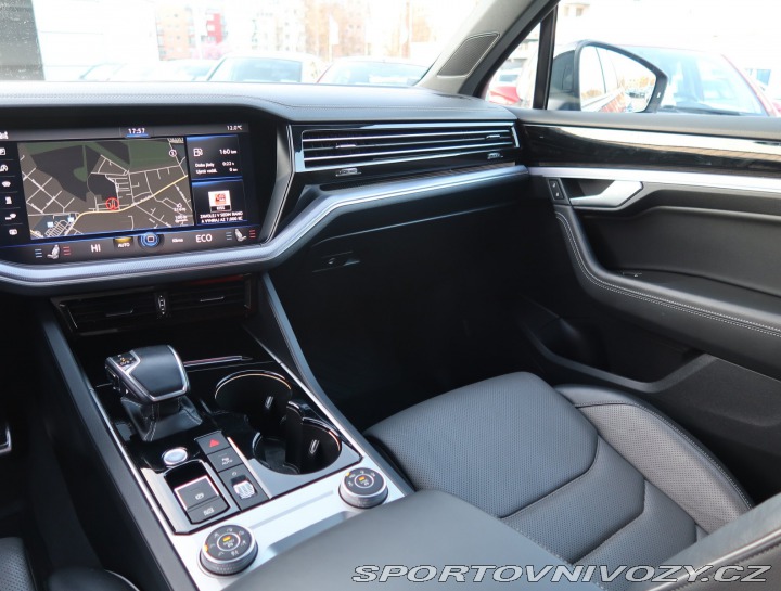 Volkswagen Ostatní modely Touareg R-Line 3.0 TDI 2021