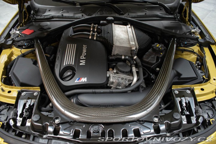 BMW M4 F83 MANUÁL*HEAD-UP*HARMAN 2014