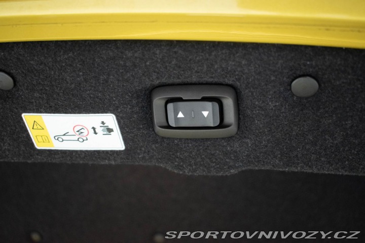 BMW M4 F83 MANUÁL*HEAD-UP*HARMAN 2014