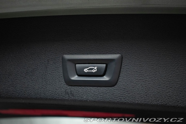 BMW X1 xDrive25d REZERVACE 2017