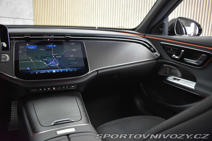 Mercedes-Benz E E 220d AMG*TAŽNÉ*ZÁRUKA*Č 2024