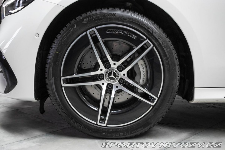 Mercedes-Benz E E 220d AMG*TAŽNÉ*ZÁRUKA*Č 2024