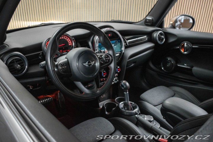 Mini Cooper John Works REZERVACE 2017