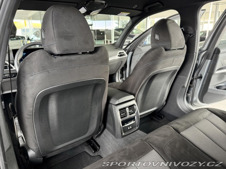 BMW 3 330i xDrive*M-SPORT*Kamer 2025