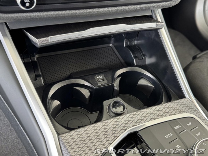 BMW 3 330i xDrive*M-SPORT*Kamer 2025