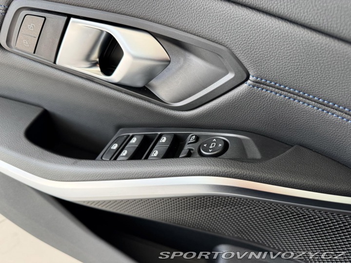 BMW 3 330i xDrive*M-SPORT*REZER 2025