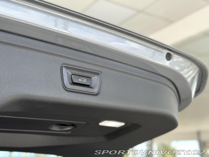 BMW 3 330i xDrive*M-SPORT*Kamer 2025