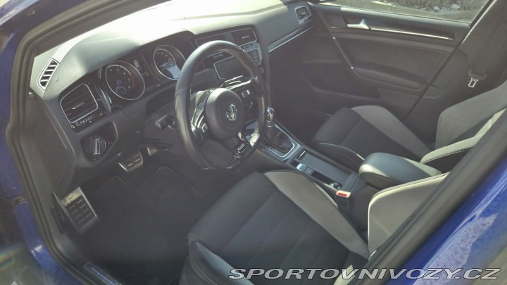 Volkswagen Golf Golf 7 R poškozený motor 2016