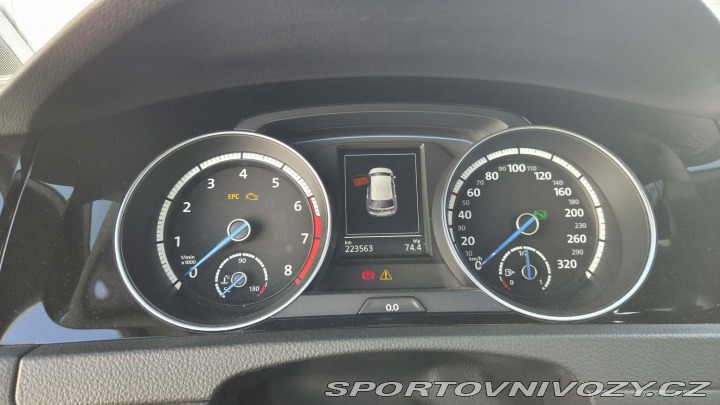 Volkswagen Golf Golf 7 R poškozený motor 2016