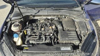 Volkswagen Golf Golf 7 R poškozený motor 2016