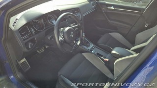 Volkswagen Golf Golf 7 R poškozený motor 2016