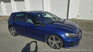 Volkswagen Golf Golf 7 R poškozený motor 2016