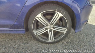 Volkswagen Golf Golf 7 R poškozený motor 2016