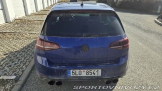 Volkswagen Golf Golf 7 R poškozený motor 2016
