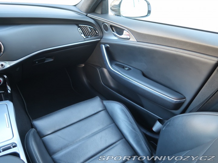 Kia Stinger GT-Line 2.0 T-GDI 2019