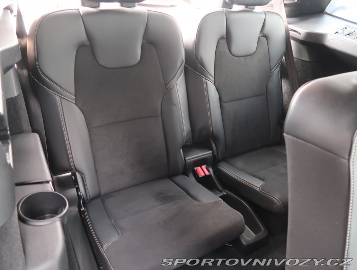 Volvo Ostatní modely XC90  B6 AWD 2021