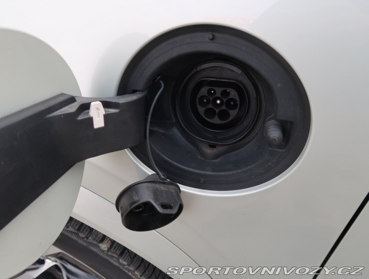 Volvo Ostatní modely XC90  B6 AWD 2021