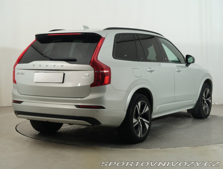 Volvo Ostatní modely XC90  B6 AWD 2021