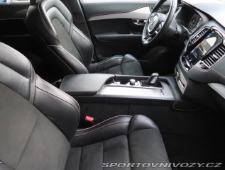 Volvo Ostatní modely XC90  B6 AWD 2021