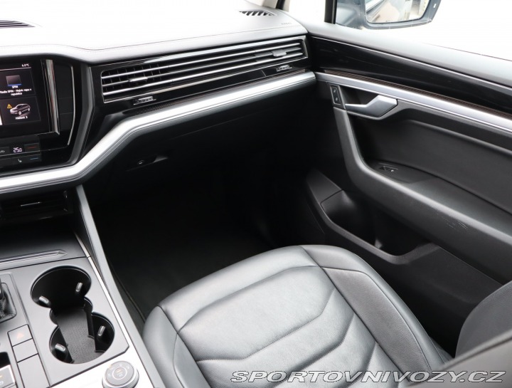 Volkswagen Ostatní modely Touareg Business 3.0 TDI 2019