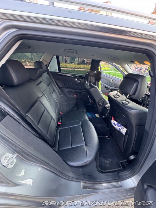 Mercedes-Benz E 3,0   E350 CDI s výbavou 2011