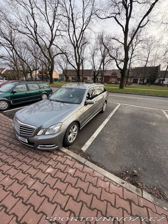 Mercedes-Benz E 3,0   E350 CDI s výbavou 2011