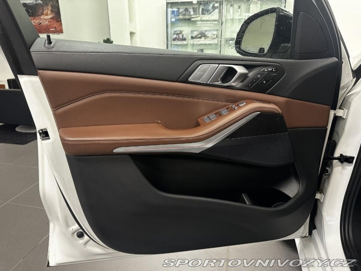 BMW X7 Mpaket - nebourané - záru 2021