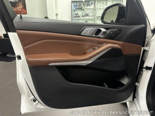 BMW X7 Mpaket - nebourané - záru 2021
