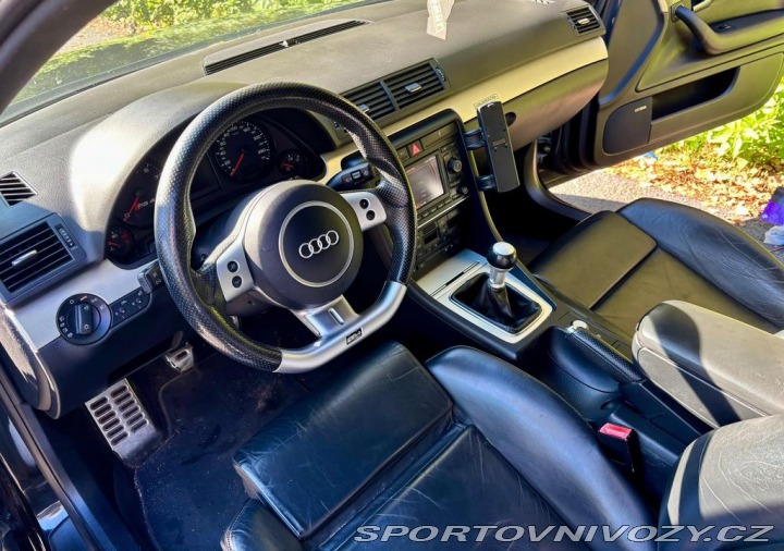 Audi RS4 4.2 FSI V8 420PS 2006