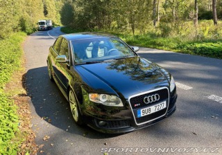 Audi RS4 4.2 FSI V8 420PS 2006