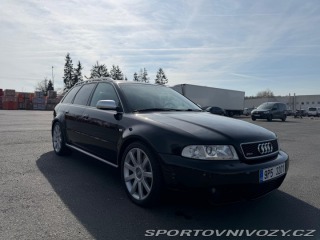 Audi RS4  2001