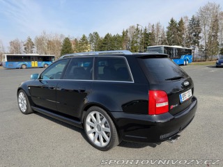Audi RS4  2001