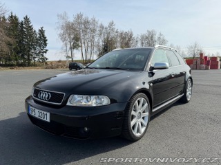 Audi RS4  2001