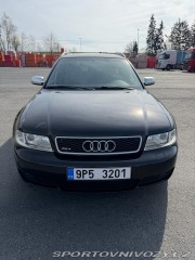 Audi RS4  2001