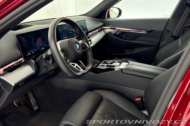 BMW 5 550e xDrive Touring 2025